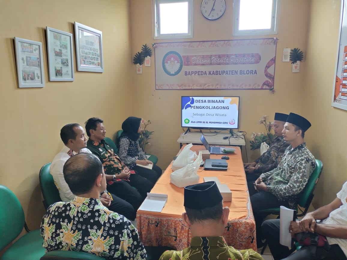 Paparan Penyampaian Program Desa Dampingan (Desa Wisata Pengkoljagong) LPPM IAI Al Muhammad Cepu di Bappeda Blora